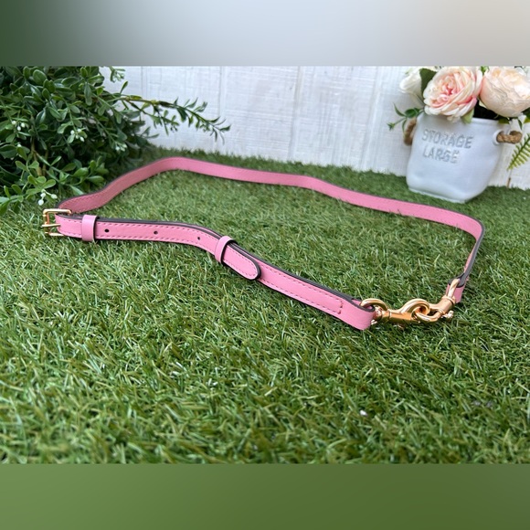 COACH crossbody strap for Coach Teri Shoulder Bag
Signature Canvas Powder Pink - Picture 2 of 16
